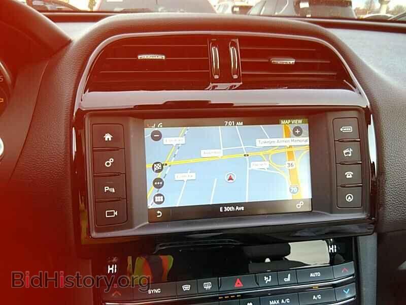 2017 Jaguar F-PACE - VIN: SADCJ2BV5HA894456 - Фото 4