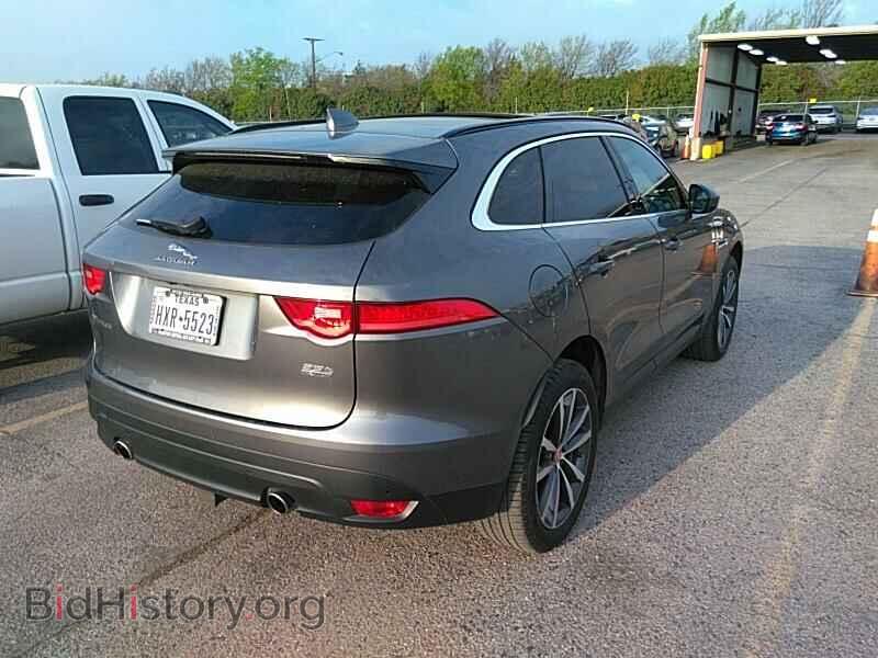 2017 Jaguar F-PACE - VIN: SADCK2BV8HA087703 - Фото 2