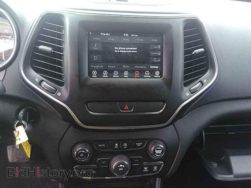 2019 Jeep Cherokee - VIN: 1C4PJLCB2KD221430 - Фото 4