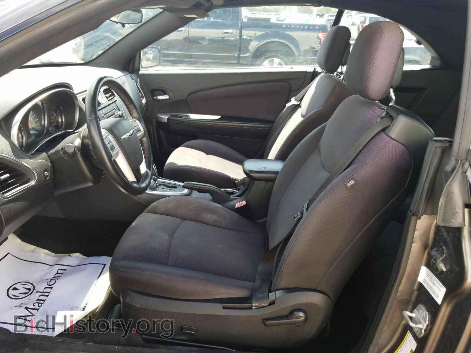 2014 Chrysler 200 - VIN: 1C3BCBEB6EN157939 - Photo 3