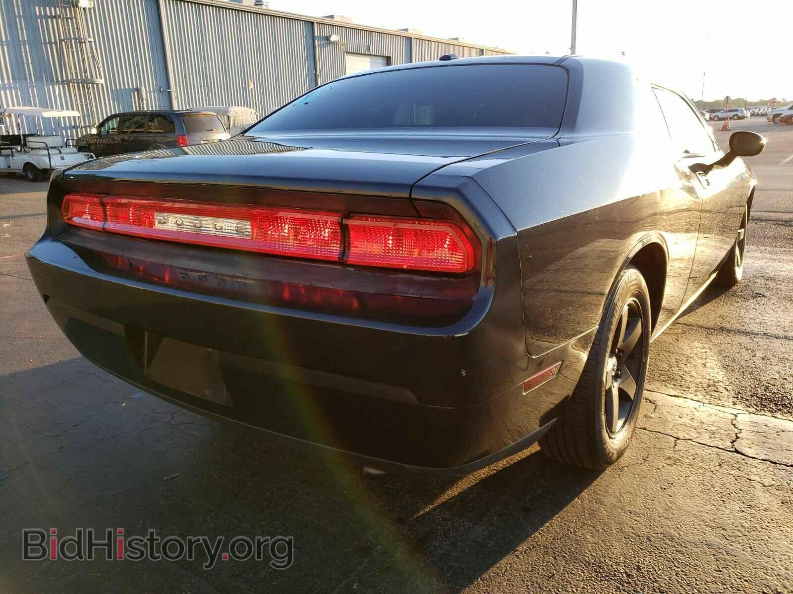 2010 Dodge Challenger - VIN: 2B3CJ4DV2AH184122 - Photo 2