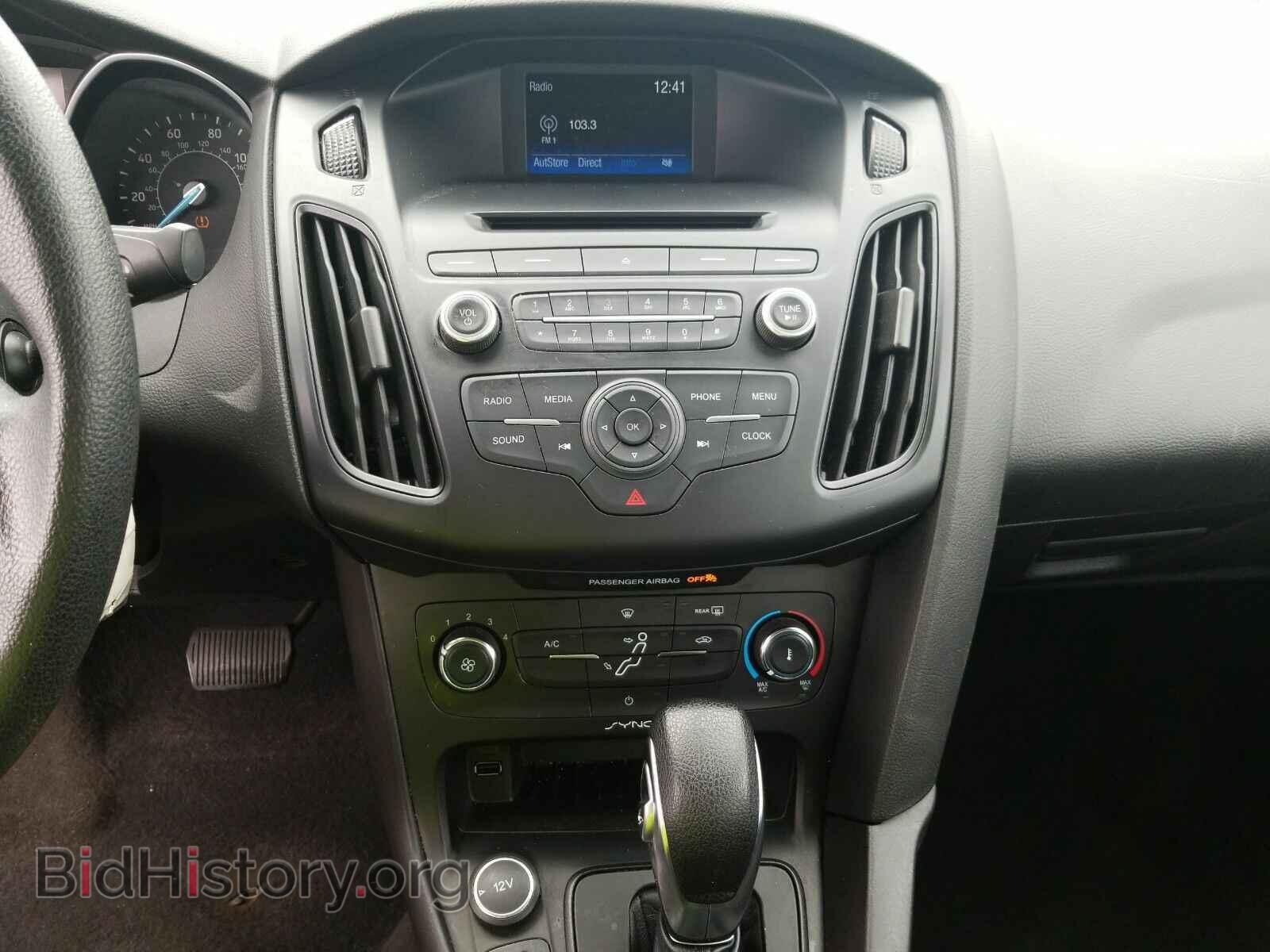 2015 Ford Focus - VIN: 1FADP3E20FL292044 - Photo 4