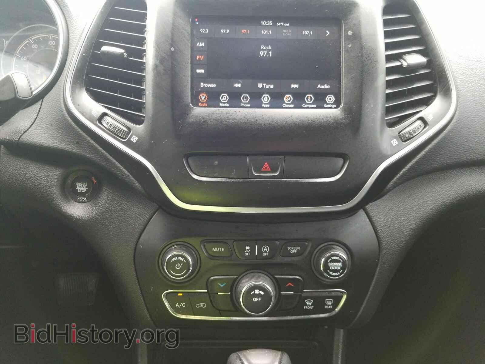 2019 Jeep Cherokee - VIN: 1C4PJLLB6KD226730 - Фото 4