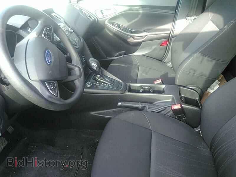 2017 Ford Focus - VIN: 1FADP3E24HL348263 - Photo 3