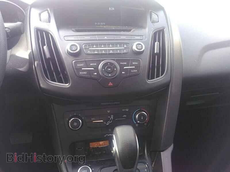 2017 Ford Focus - VIN: 1FADP3E24HL348263 - Photo 4