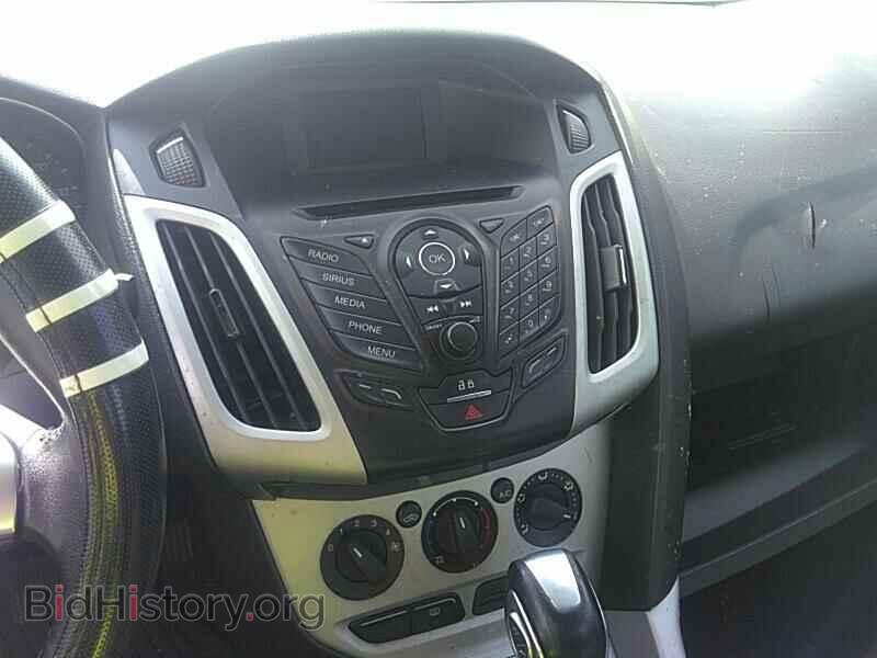 2014 Ford Focus - VIN: 1FADP3F21EL418389 - Photo 4