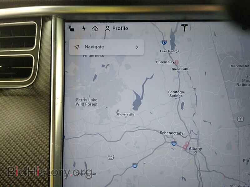 2017 Tesla Model X - VIN: 5YJXCAE24HF035241 - Photo 10