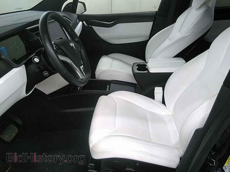 2017 Tesla Model X - VIN: 5YJXCBE29HF039484 - Photo 3