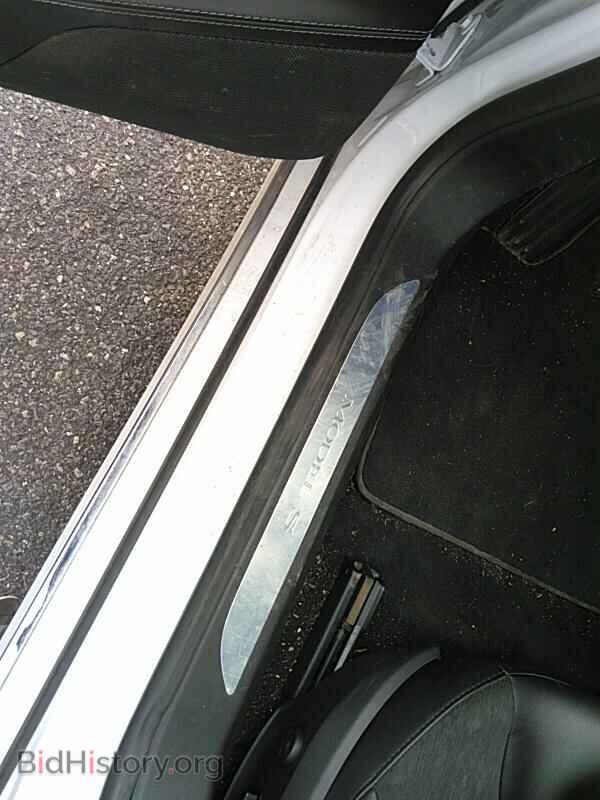 2016 Tesla Model S - VIN: 5YJSA1E26GF155797 - Фото 9