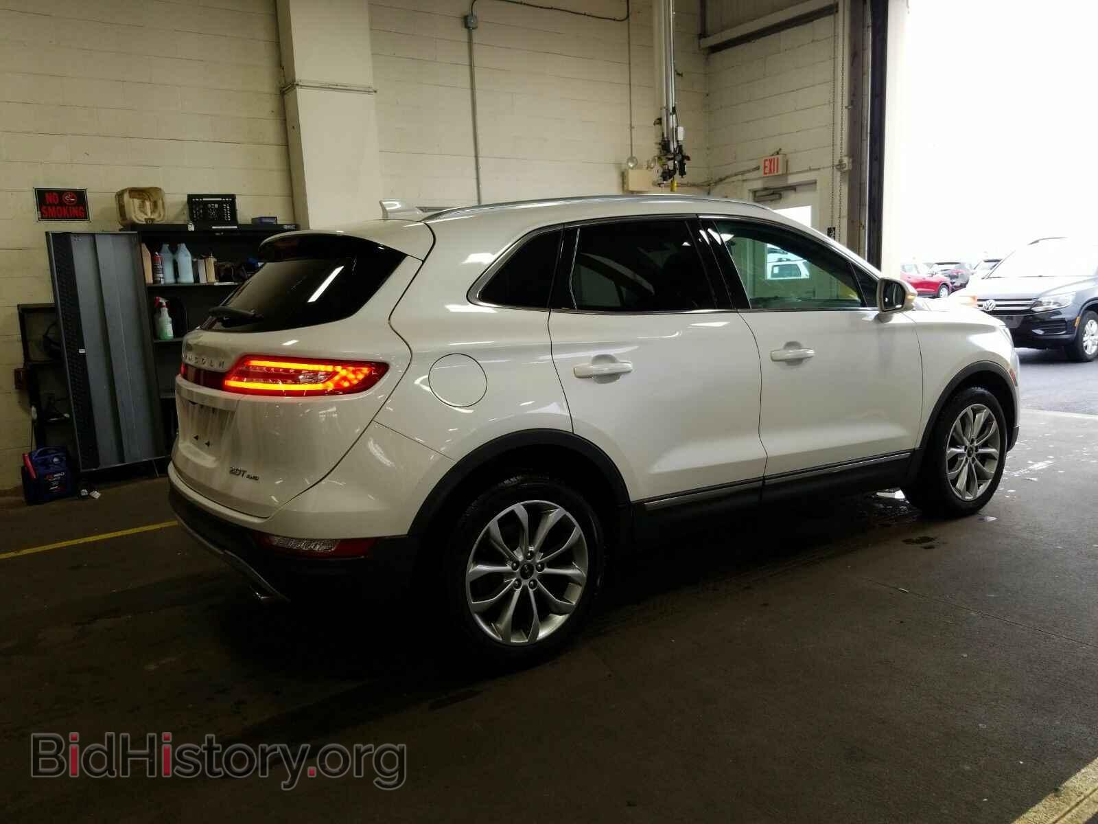 2017 Lincoln MKC - VIN: 5LMCJ2D98HUL44493 - Фото 2