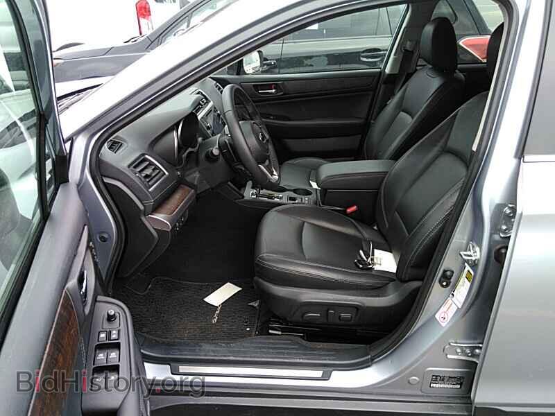 2019 Subaru Outback - VIN: 4S4BSANC3K3350960 - Фото 3