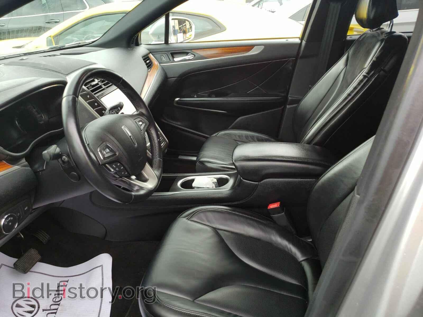 2019 Lincoln MKC - VIN: 5LMCJ2D91KUL34167 - Photo 3
