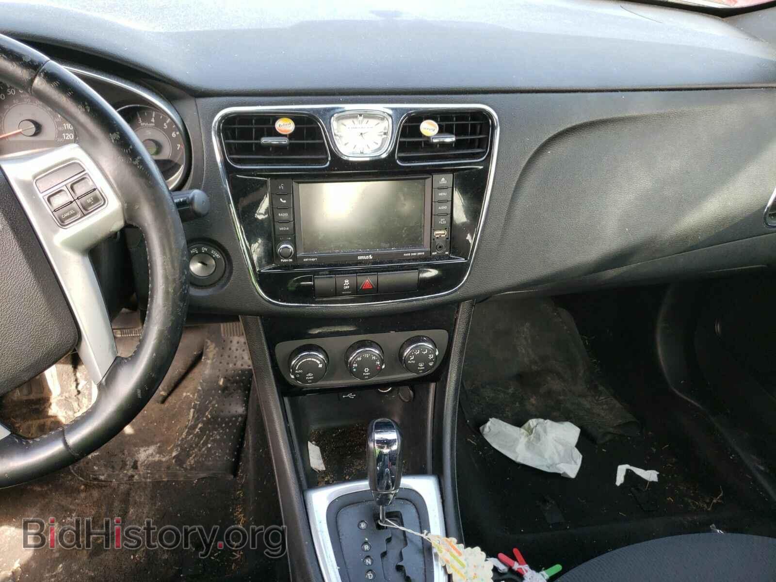 2013 Chrysler 200 - VIN: 1C3CCBBB9DN600978 - Фото 4