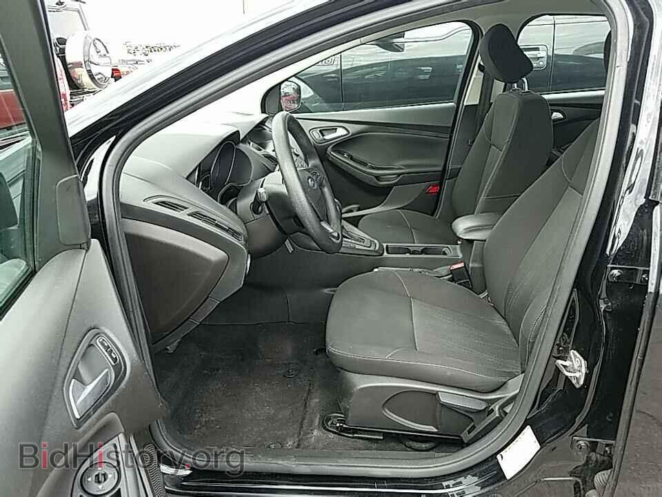 2017 Ford Focus - VIN: 1FADP3F24HL304651 - Фото 3