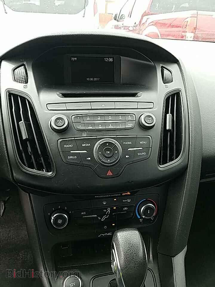2017 Ford Focus - VIN: 1FADP3F24HL304651 - Фото 4