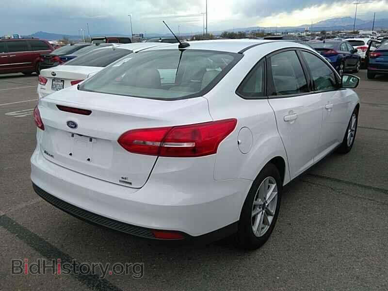 2018 Ford Focus - VIN: 1FADP3FE3JL205626 - Фото 2
