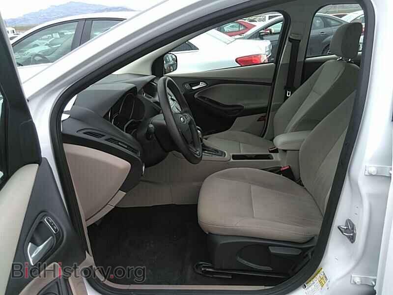 2018 Ford Focus - VIN: 1FADP3FE3JL205626 - Фото 3