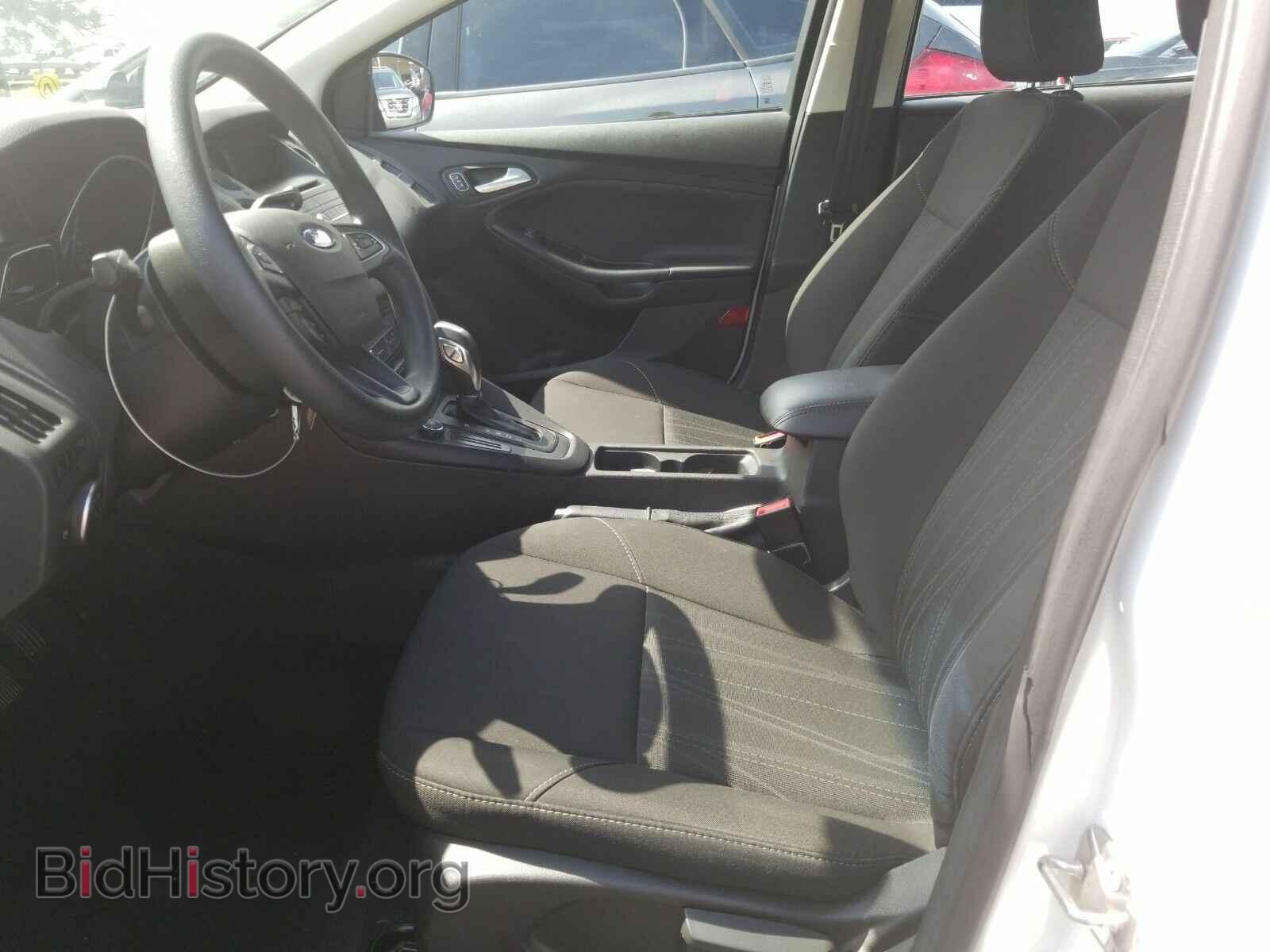 2016 Ford Focus - VIN: 1FADP3F29GL360583 - Photo 3