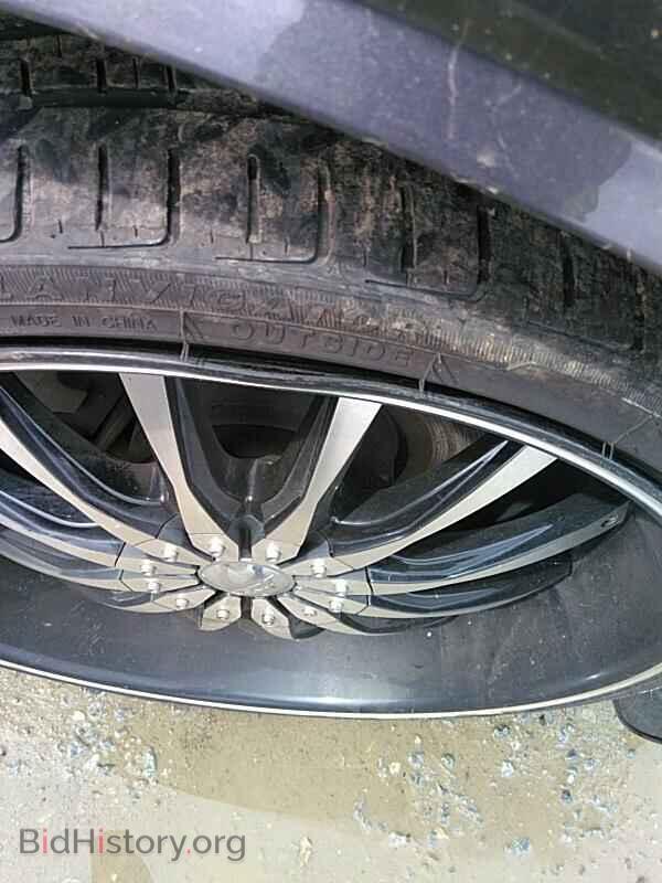 2014 Dodge Challenger - VIN: 2C3CDYBT3EH110930 - Photo 19