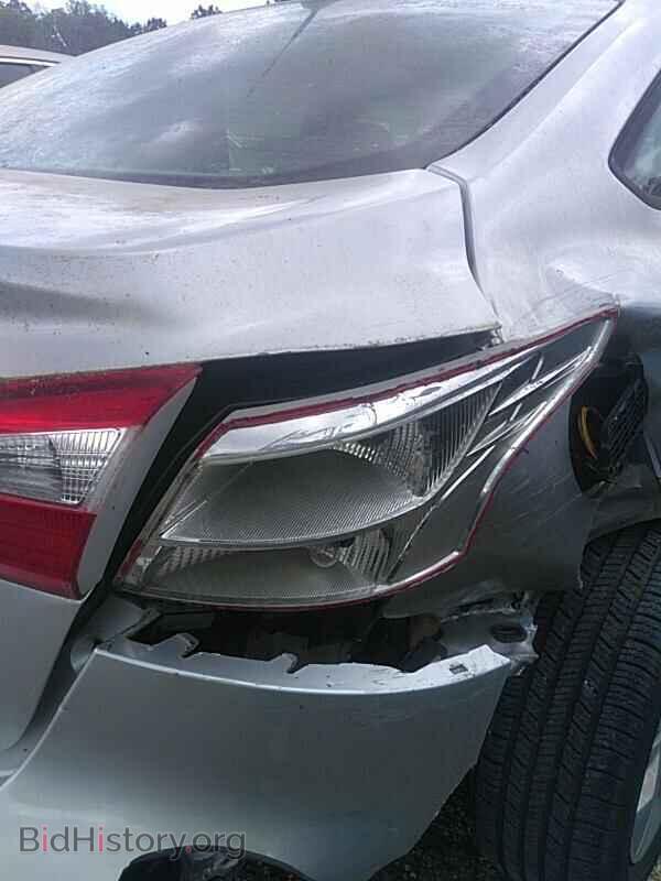 2013 Ford Focus - VIN: 1FADP3F2XDL375847 - Photo 9