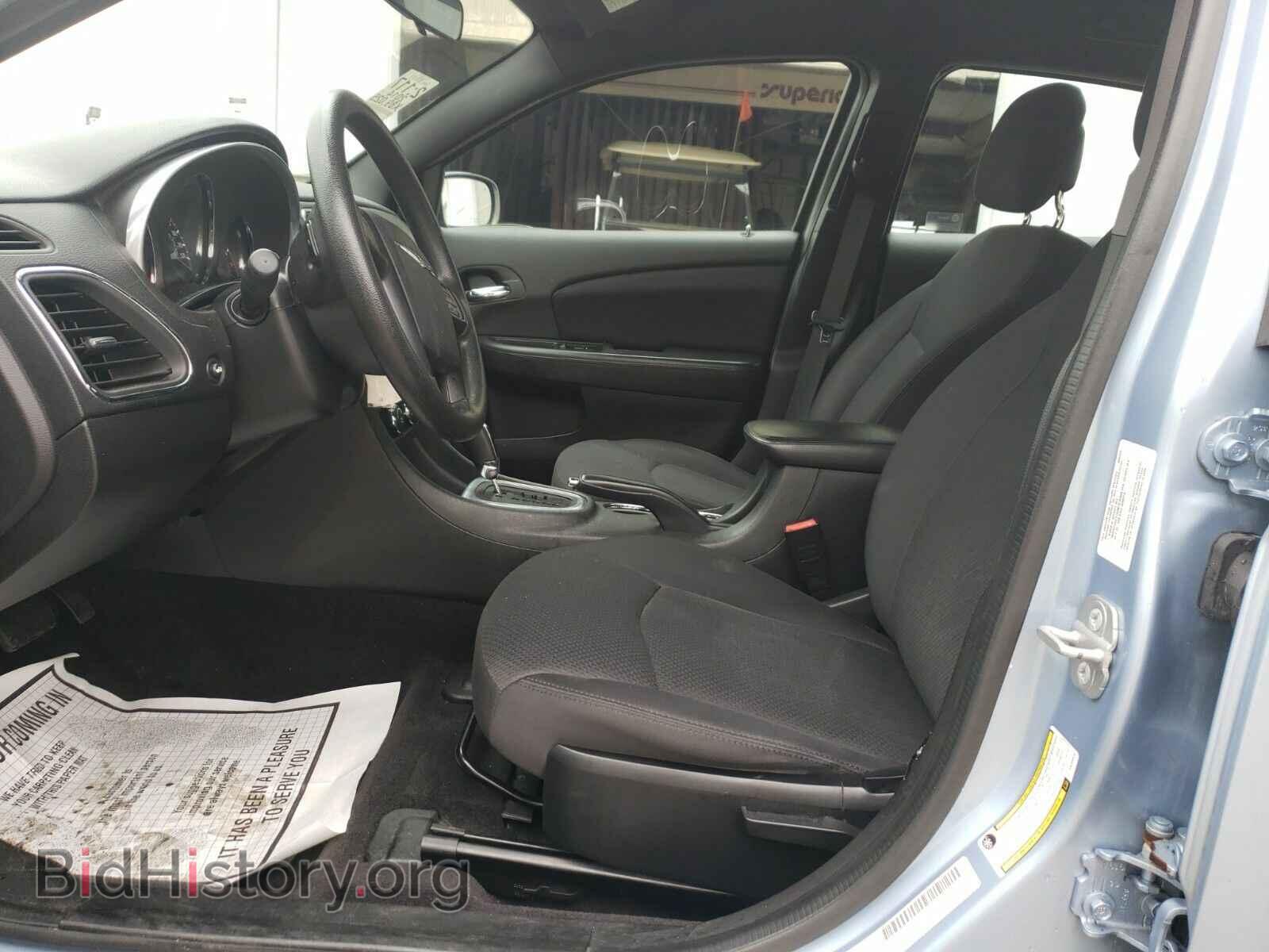 2014 Chrysler 200 - VIN: 1C3CCBAB1EN205910 - Фото 3