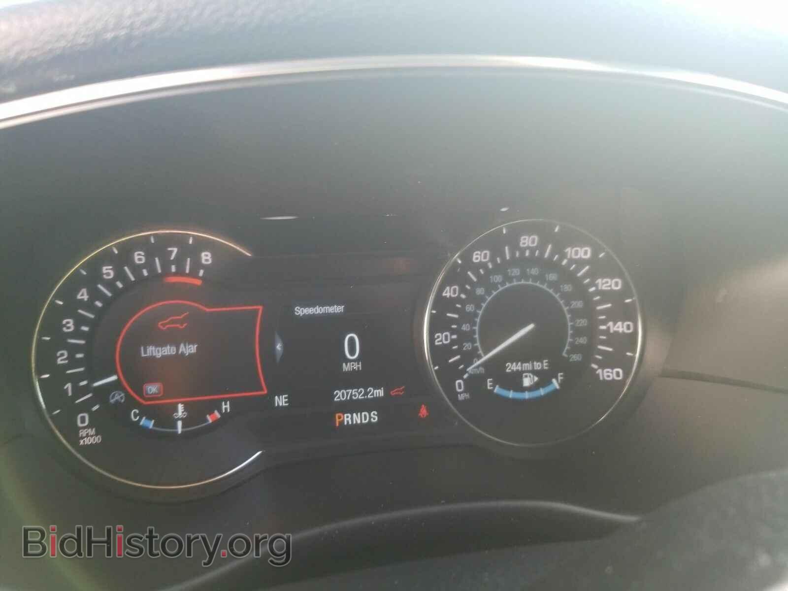 2019 Lincoln MKC - VIN: 5LMCJ2C90KUL42830 - Photo 5