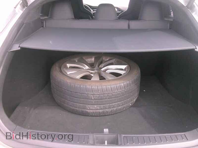 2015 Tesla Model S - VIN: 5YJSA1H2XFF081620 - Photo 7