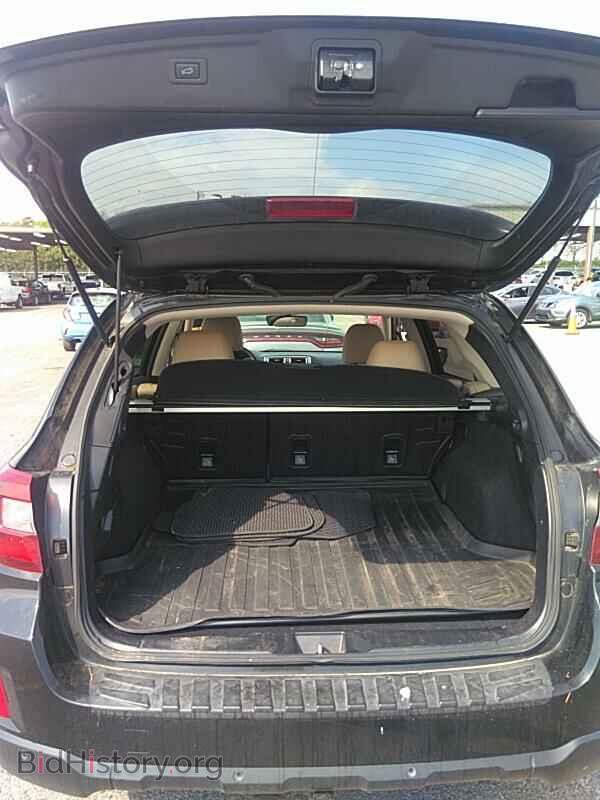 2017 Subaru Outback - VIN: 4S4BSANC7H3336780 - Photo 7