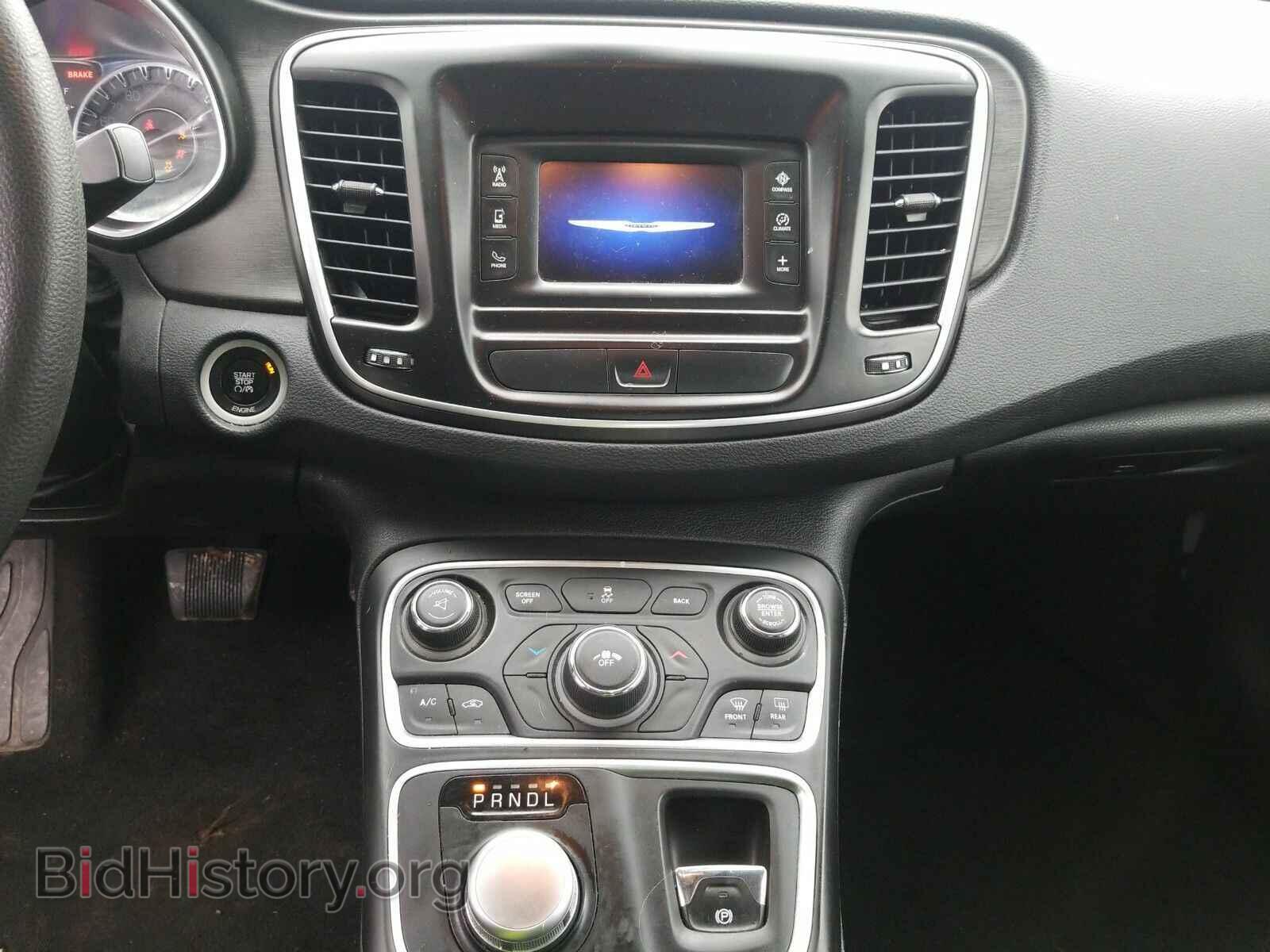 2016 Chrysler 200 - VIN: 1C3CCCAB5GN113093 - Фото 4