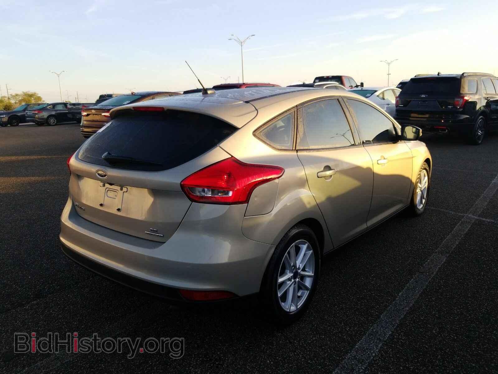 2016 Ford Focus - VIN: 1FADP3K22GL376856 - Photo 2