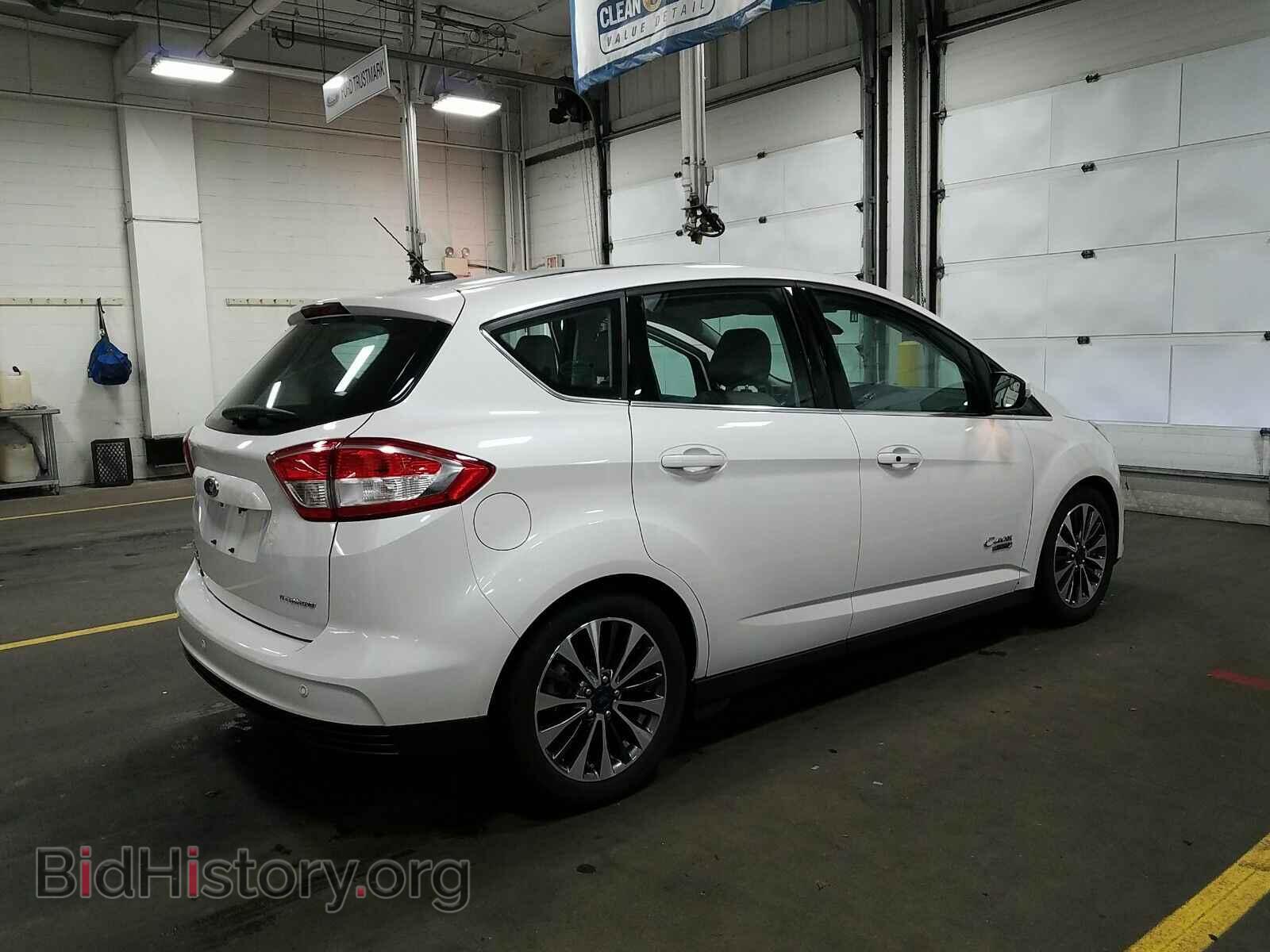 2017 Ford C-Max Energi - VIN: 1FADP5FU2HL105062 - Photo 2