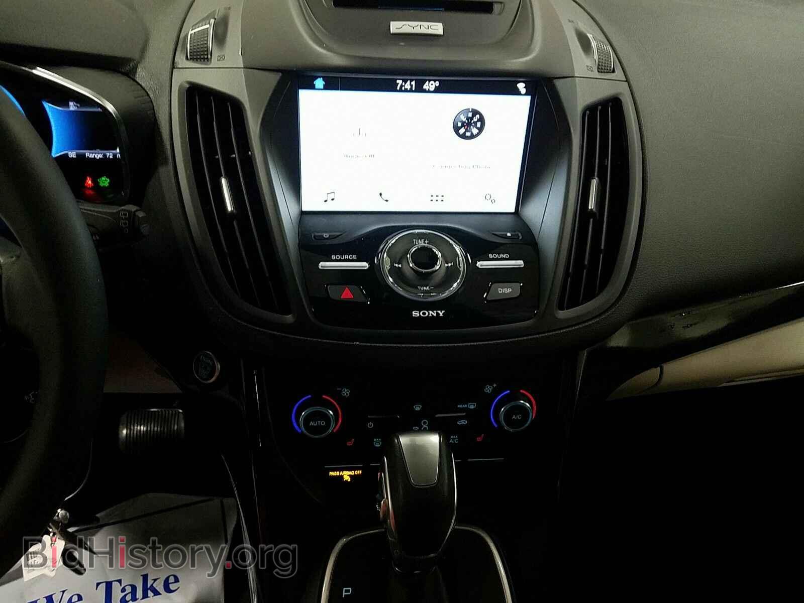 2017 Ford C-Max Energi - VIN: 1FADP5FU2HL105062 - Photo 4