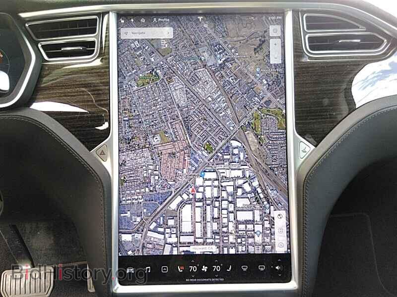 2016 Tesla Model X - VIN: 5YJXCBE26GF009227 - Фото 4