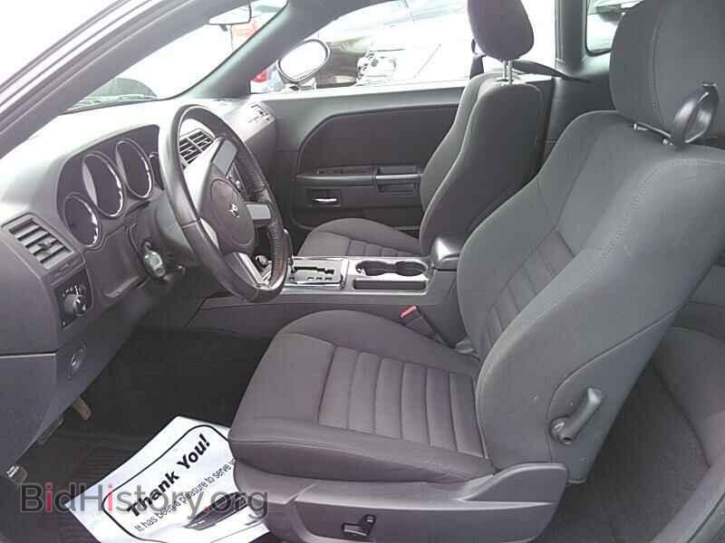 2009 Dodge Challenger - VIN: 2B3LJ54T39H541484 - Фото 3