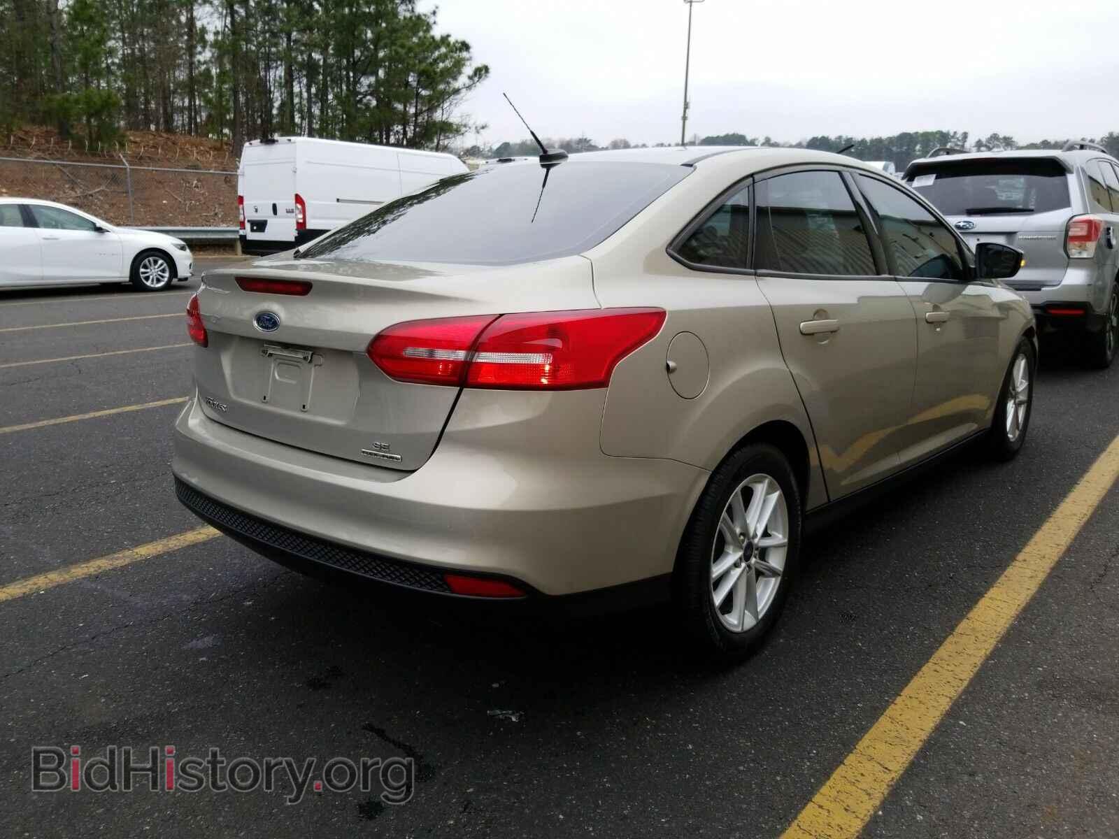 2016 Ford Focus - VIN: 1FADP3F22GL304257 - Photo 2