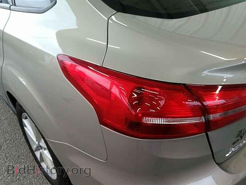 2016 Ford Focus - VIN: 1FADP3F22GL304257 - Photo 13
