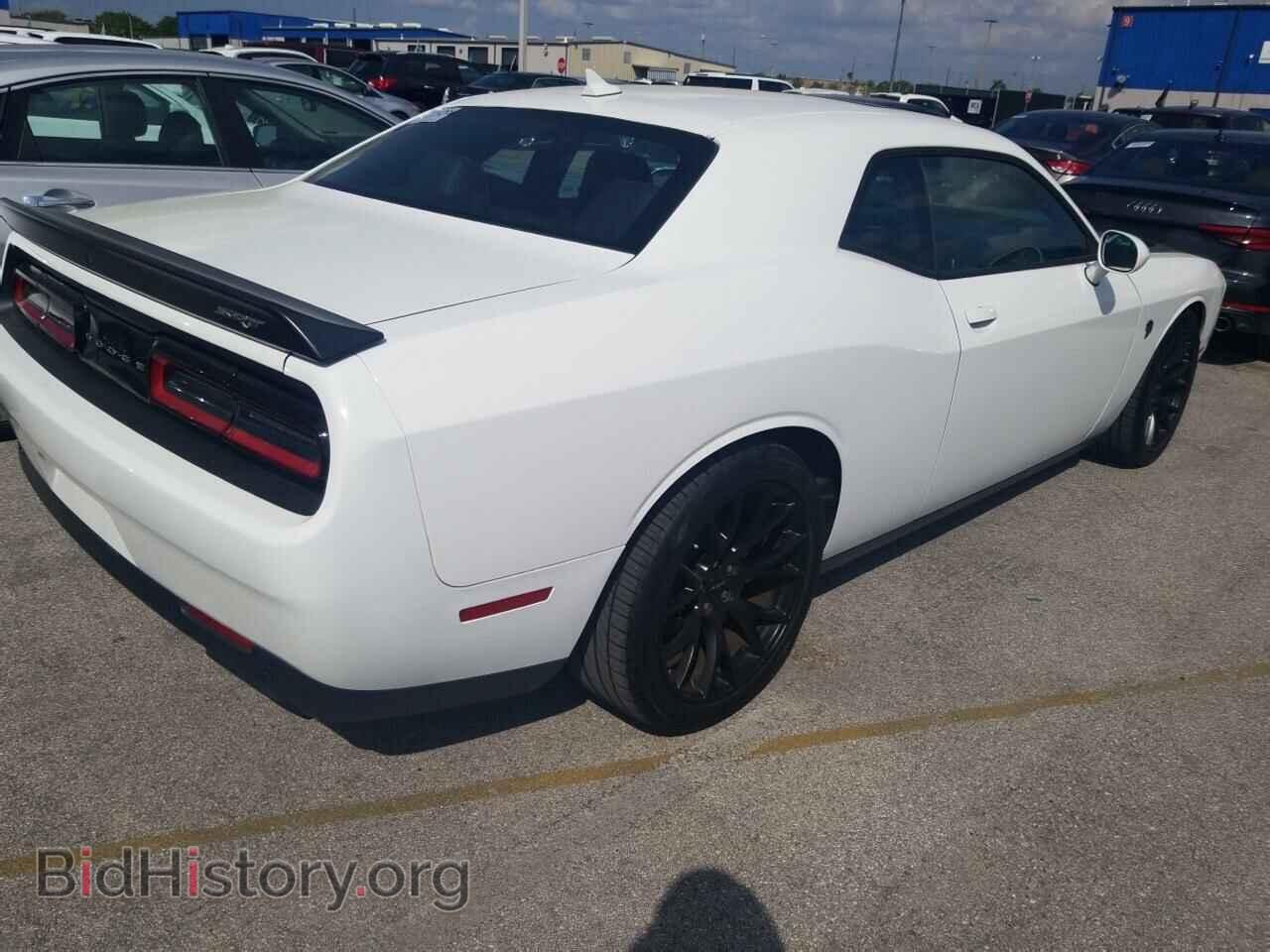 2016 Dodge Challenger - VIN: 2C3CDZC90GH283896 - Фото 2