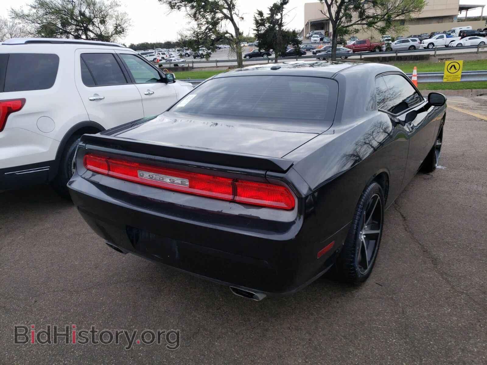 2010 Dodge Challenger - VIN: 2B3CJ5DTXAH323403 - Фото 2