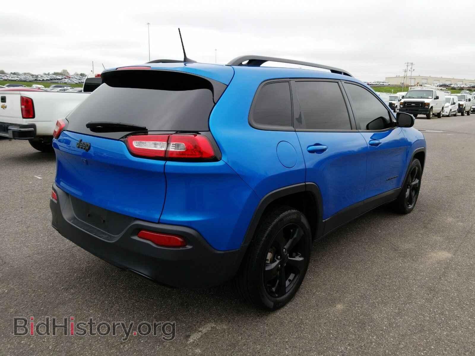 2018 Jeep Cherokee - VIN: 1C4PJLCB7JD560974 - Фото 2