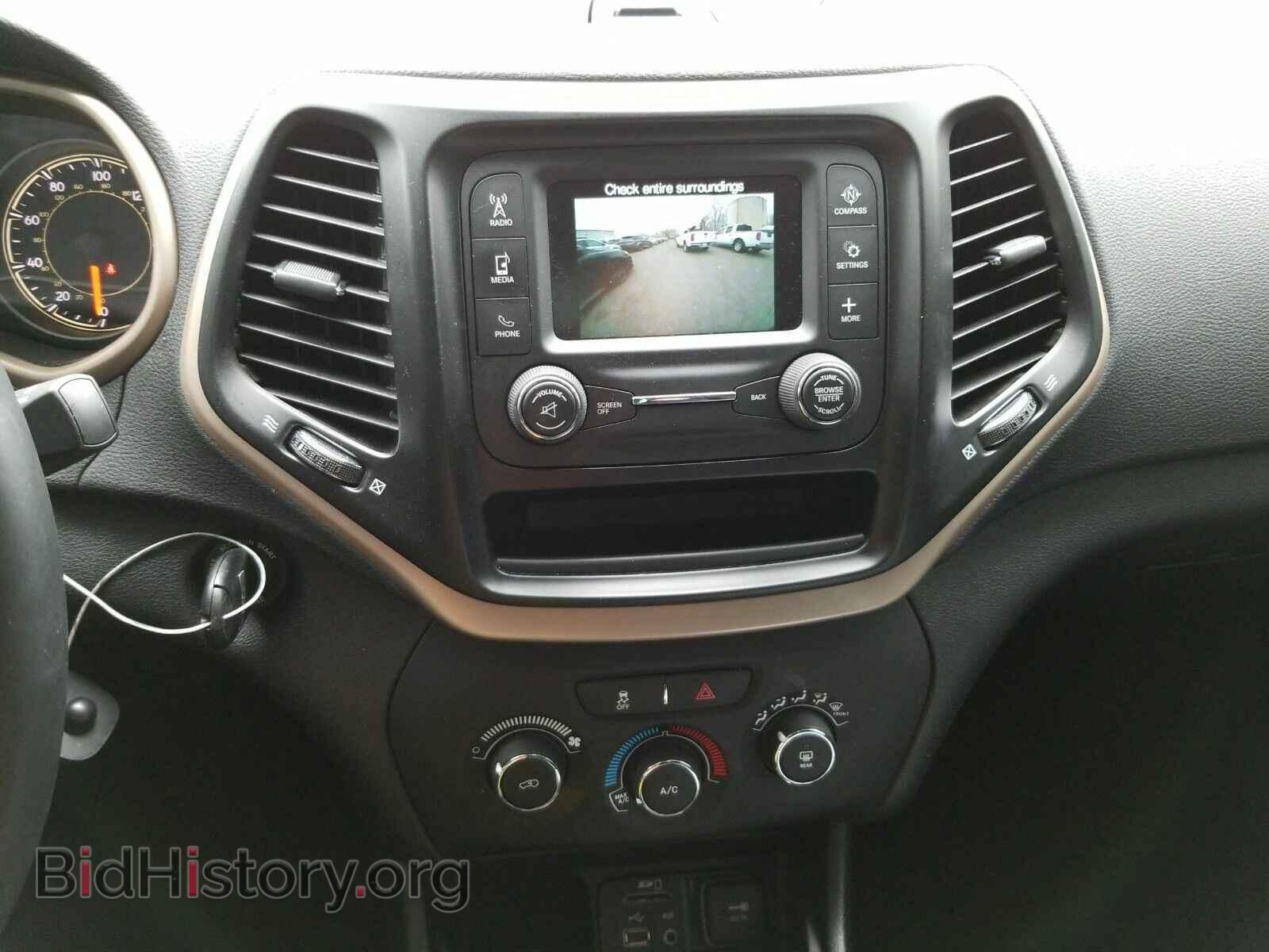 2018 Jeep Cherokee - VIN: 1C4PJLCB7JD560974 - Фото 4