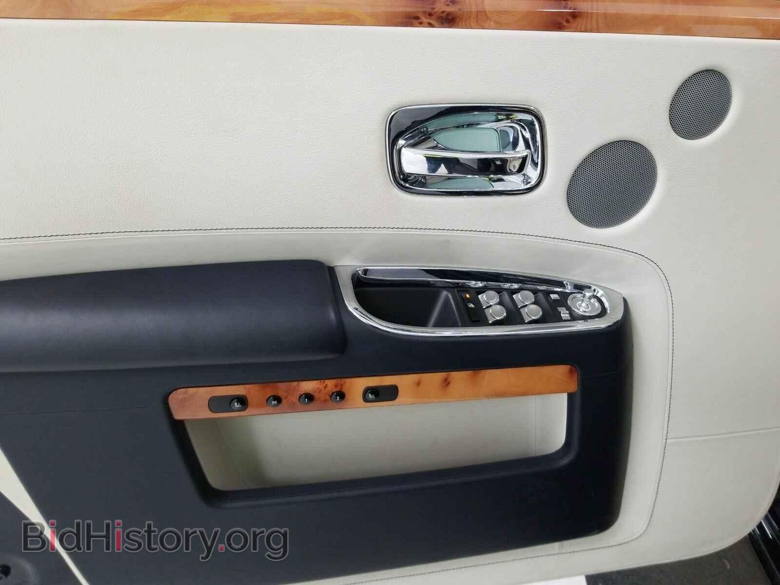 2012 Rolls-Royce Ghost - VIN: SCA664S58CUX50694 - Photo 9