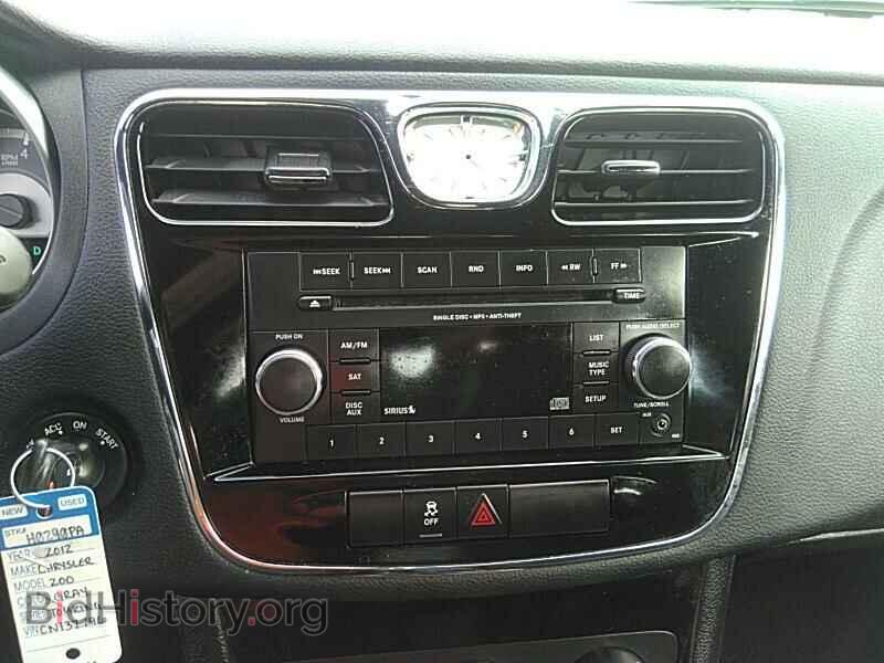 2012 Chrysler 200 - VIN: 1C3CCBBB1CN137796 - Photo 4