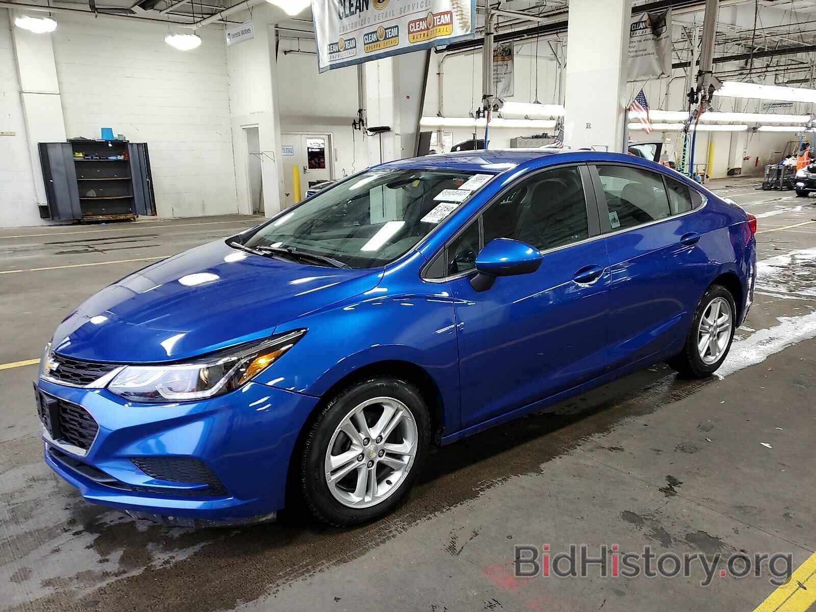 Photo 1G1BE5SM0H7230947 - Chevrolet Cruze 2017