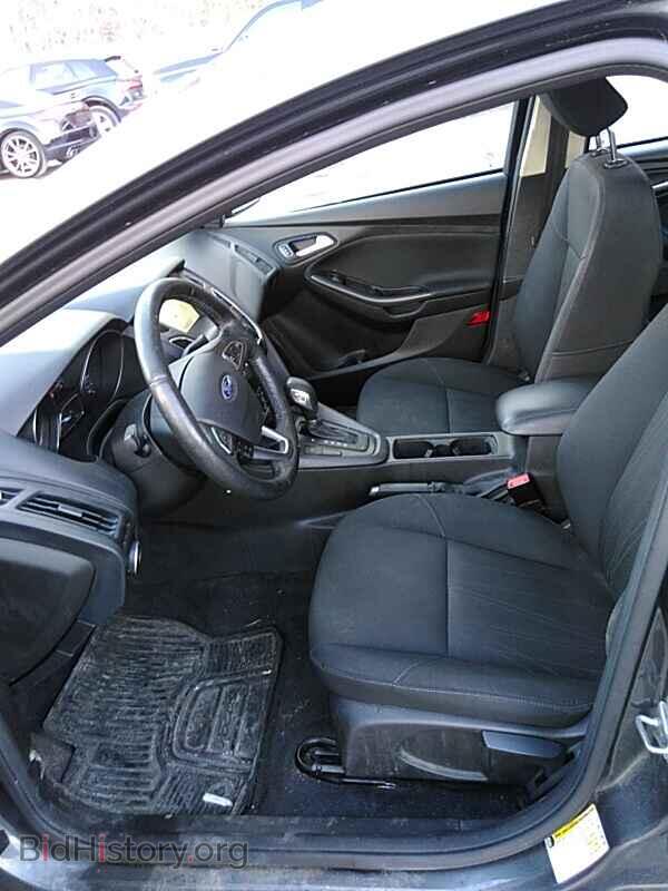2017 Ford Focus - VIN: 1FADP3H24HL203350 - Фото 3