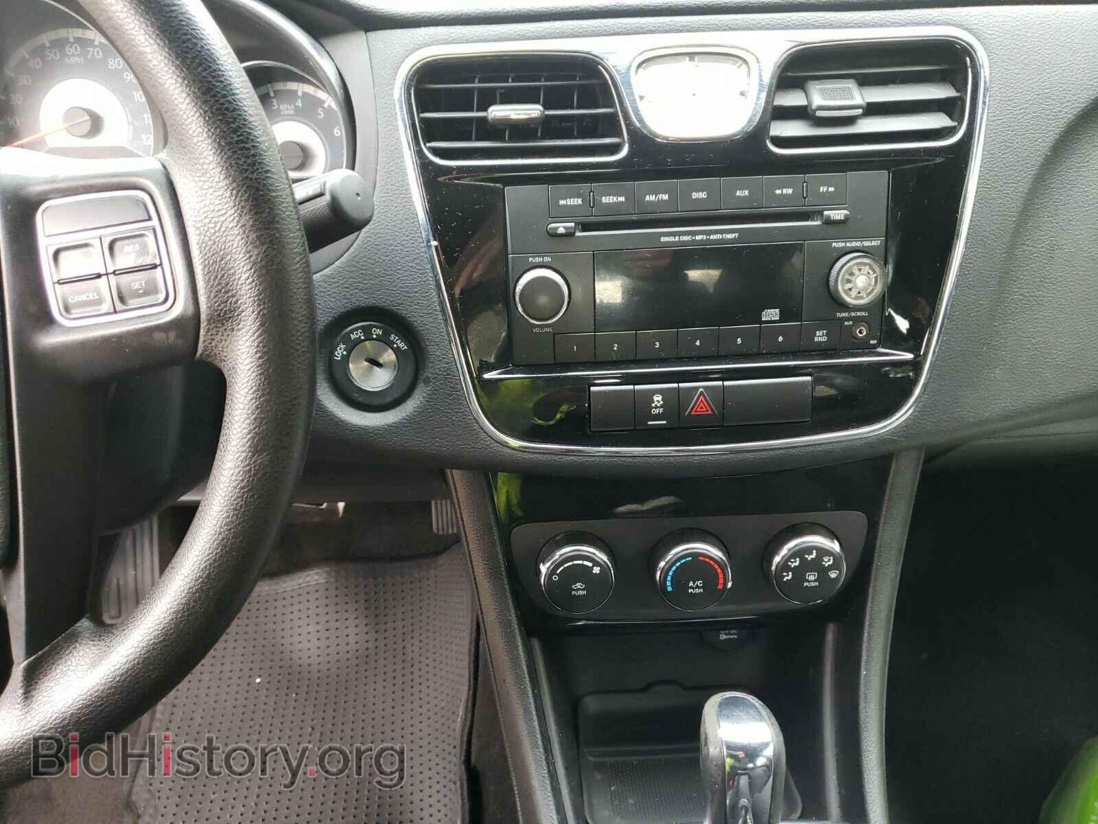 2012 Chrysler 200 - VIN: 1C3CCBAB4CN271509 - Photo 4