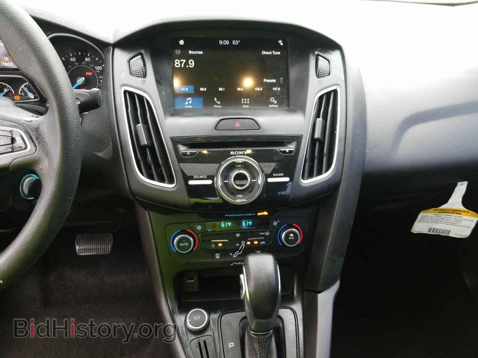 2017 Ford Focus - VIN: 1FADP3H2XHL317322 - Фото 4