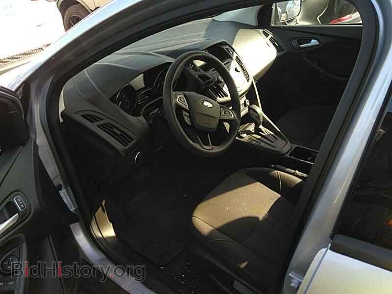 2017 Ford Focus - VIN: 1FADP3F21HL279207 - Фото 3