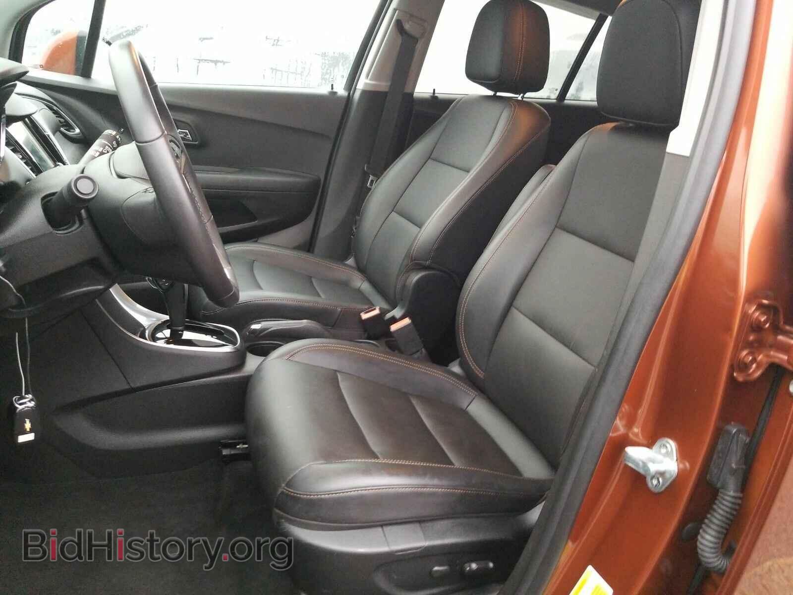 2019 Chevrolet Trax - VIN: 3GNCJRSB3KL242047 - Фото 3