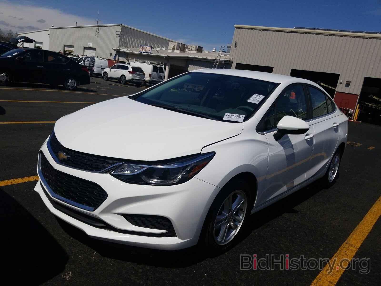 Photo 1G1BE5SM5H7158384 - Chevrolet Cruze 2017