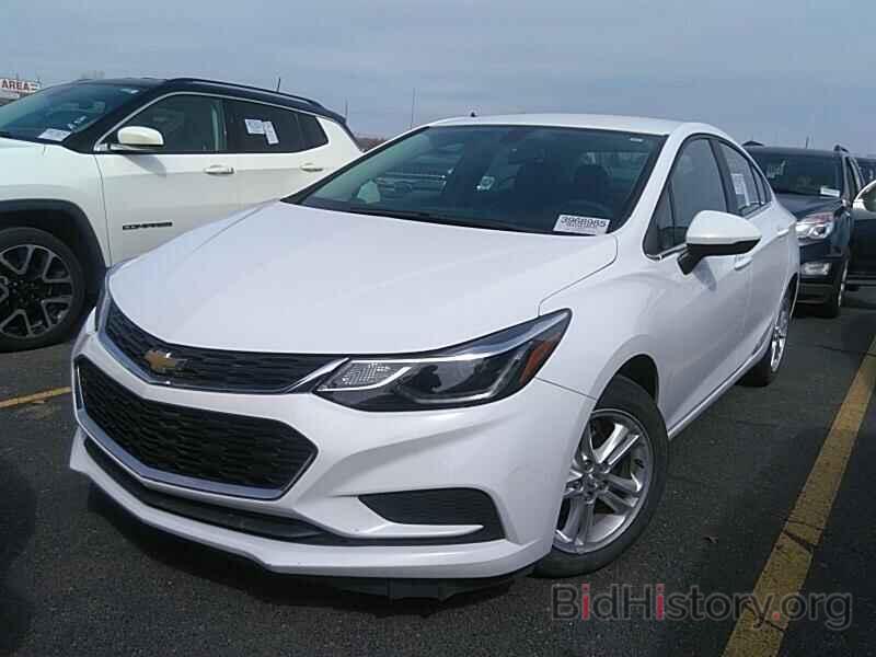 Photo 1G1BE5SM0H7133215 - Chevrolet Cruze 2017